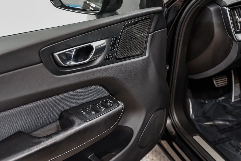 2020 Volvo XC60 Hybrid T8 R-Design Akron OH