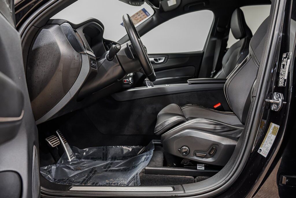 2020 Volvo XC60 Hybrid T8 R-Design Akron OH