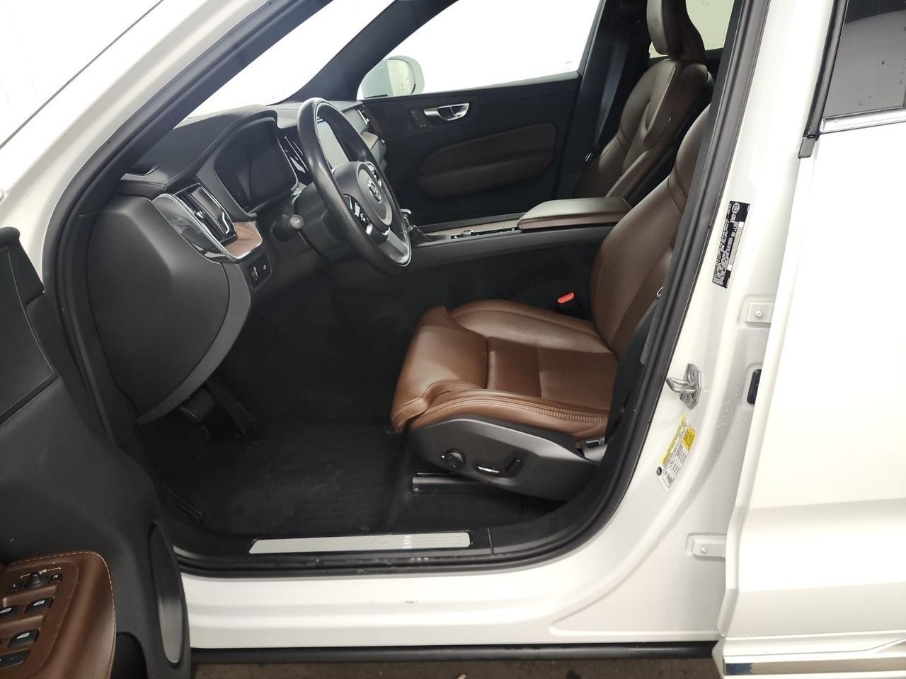 2020 Volvo XC60 Inscription PANOROOF B.CAM B.SPOT MMRYSEAT NOACCIDENT Toronto ON