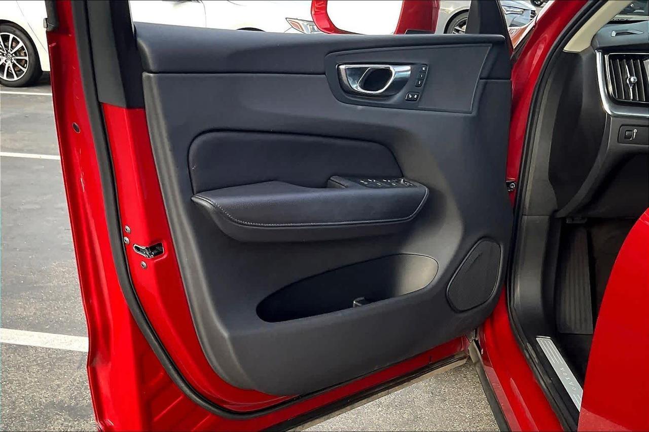 2020 Volvo XC60 Momentum Roseville CA