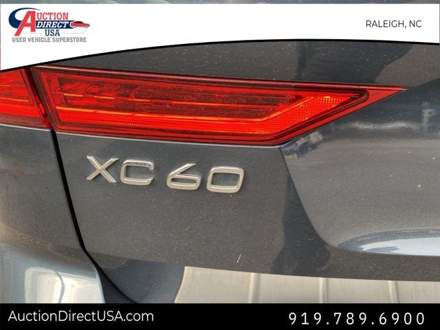 2020 Volvo XC60 T5 Momentum photo 15
