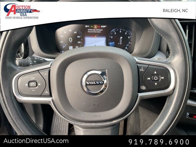 2020 Volvo XC60 T5 Momentum photo 20