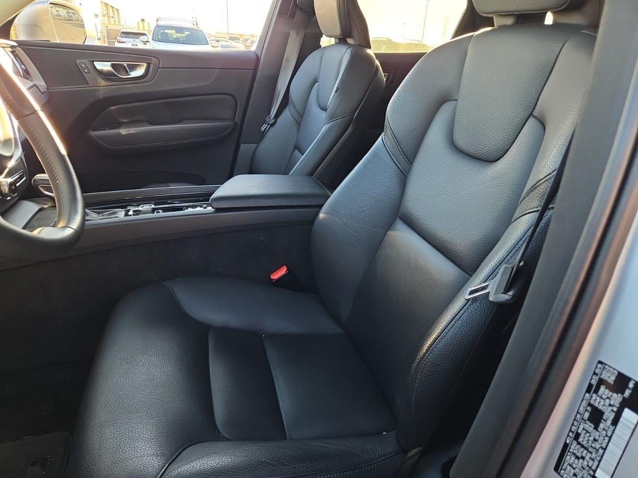 2020 Volvo XC60 T6 Momentum Bend OR