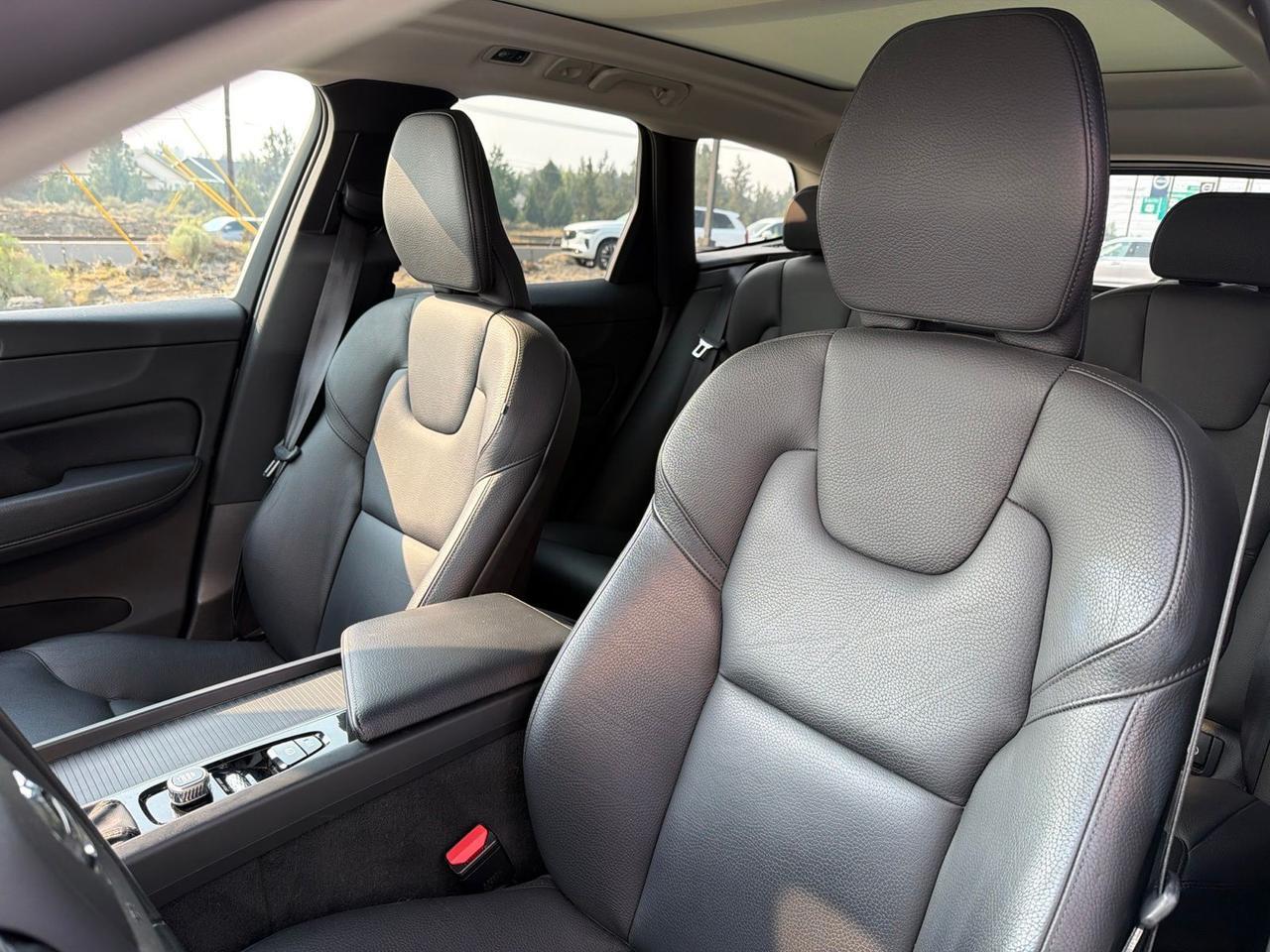 2020 Volvo XC60 T6 Momentum Bend OR