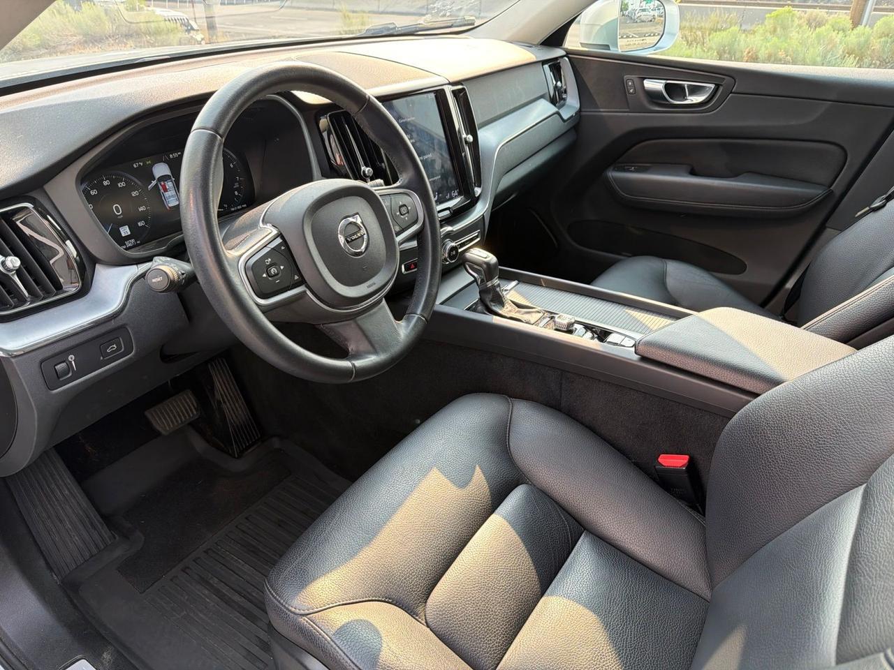 2020 Volvo XC60 T6 Momentum Bend OR