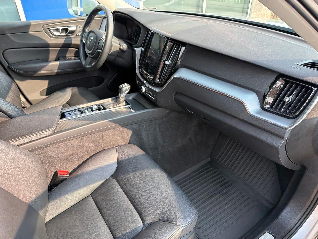 2020 Volvo XC60 T6 Momentum Bend OR