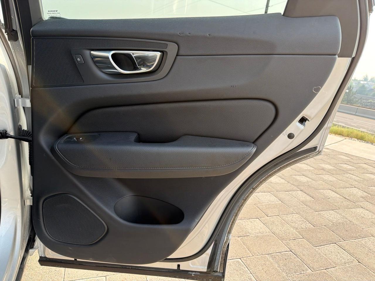 2020 Volvo XC60 T6 Momentum Bend OR