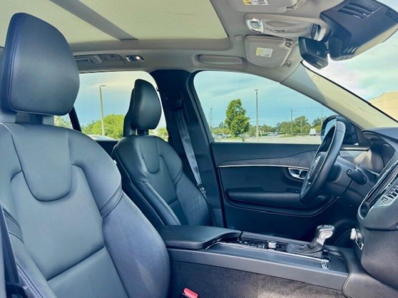 2020 Volvo XC90 MOMENTUM LEATHER LOW MILES FINANCING AVAILABLE RUNS GREAT Sarasota FL