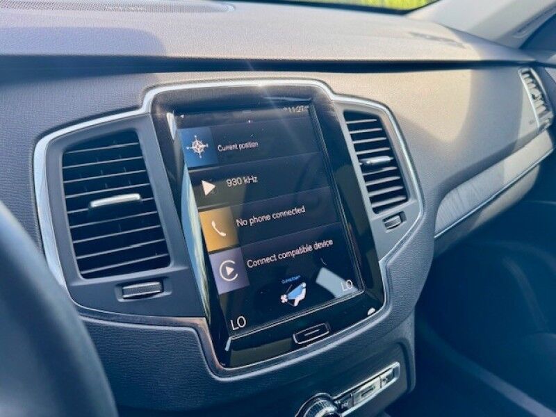 2020 Volvo XC90 MOMENTUM LEATHER LOW MILES FINANCING AVAILABLE RUNS GREAT Sarasota FL
