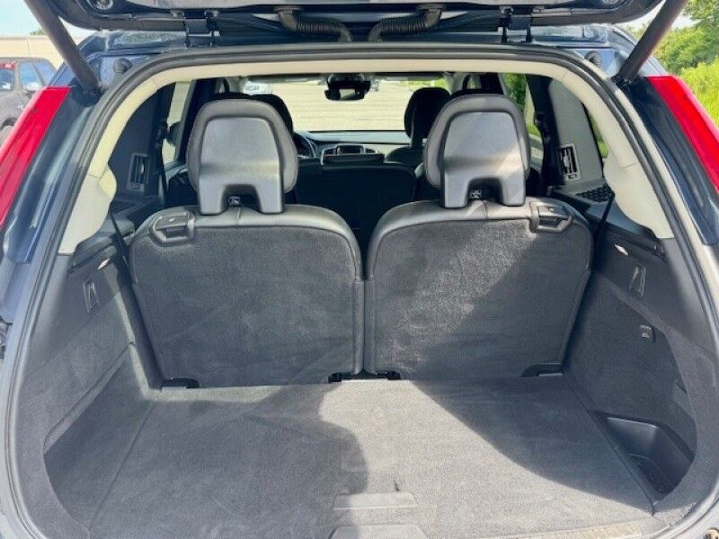 2020 Volvo XC90 MOMENTUM LEATHER LOW MILES FINANCING AVAILABLE RUNS GREAT Sarasota FL