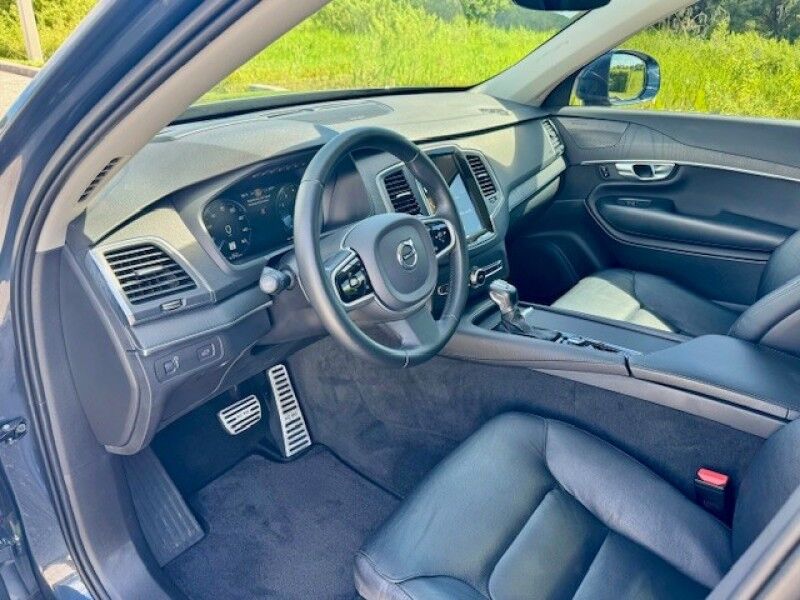 2020 Volvo XC90 MOMENTUM LEATHER LOW MILES FINANCING AVAILABLE RUNS GREAT Sarasota FL