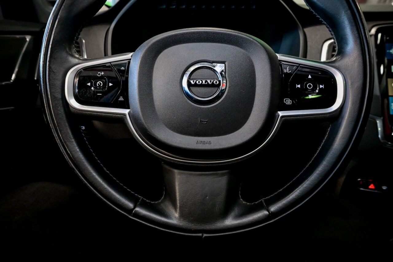 2020 Volvo XC90 Momentum, 20'' Wheels Leather Seats, 1-Owner Springfield NJ