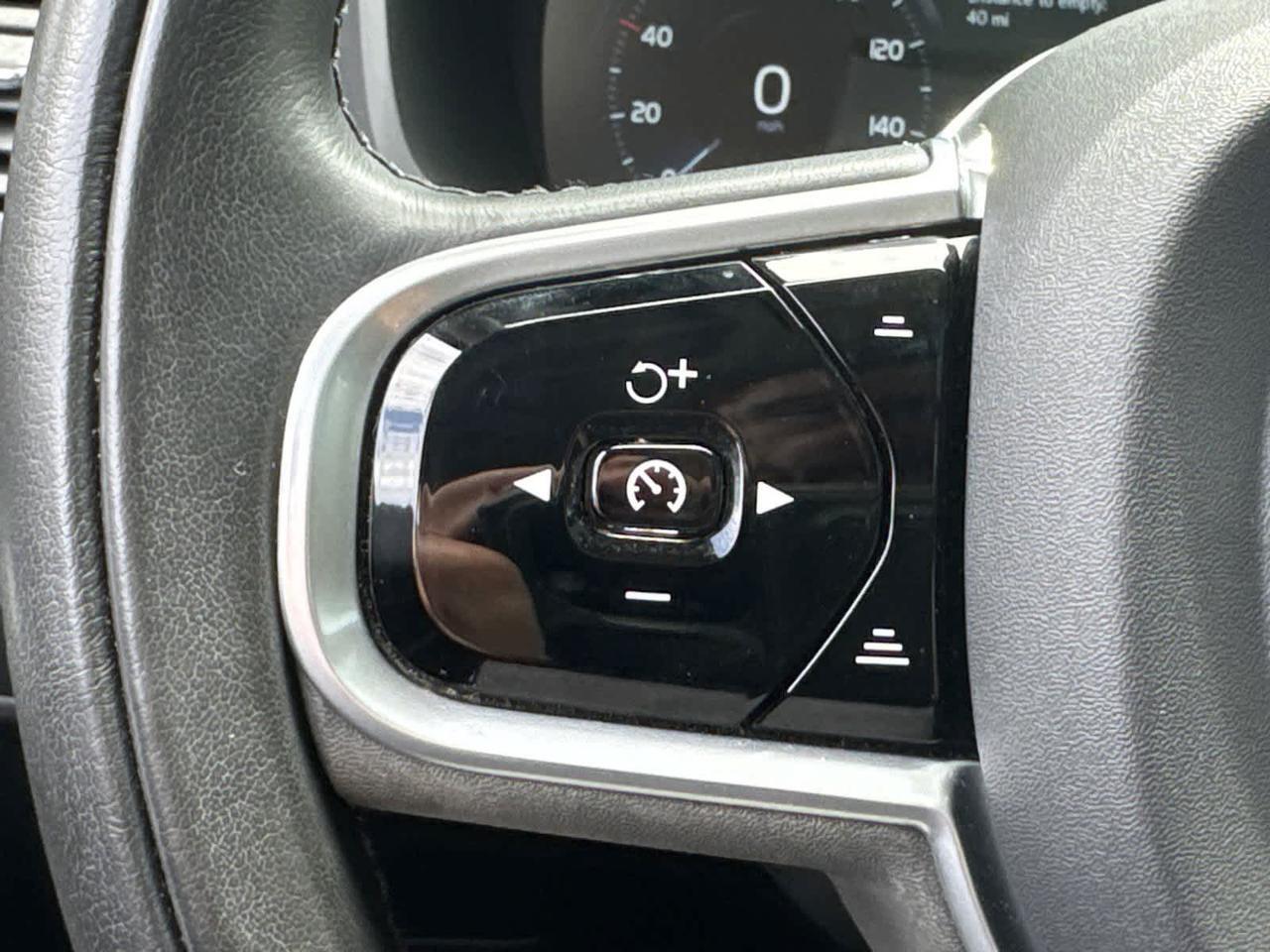 2020 Volvo XC90 Momentum Dartmouth MA