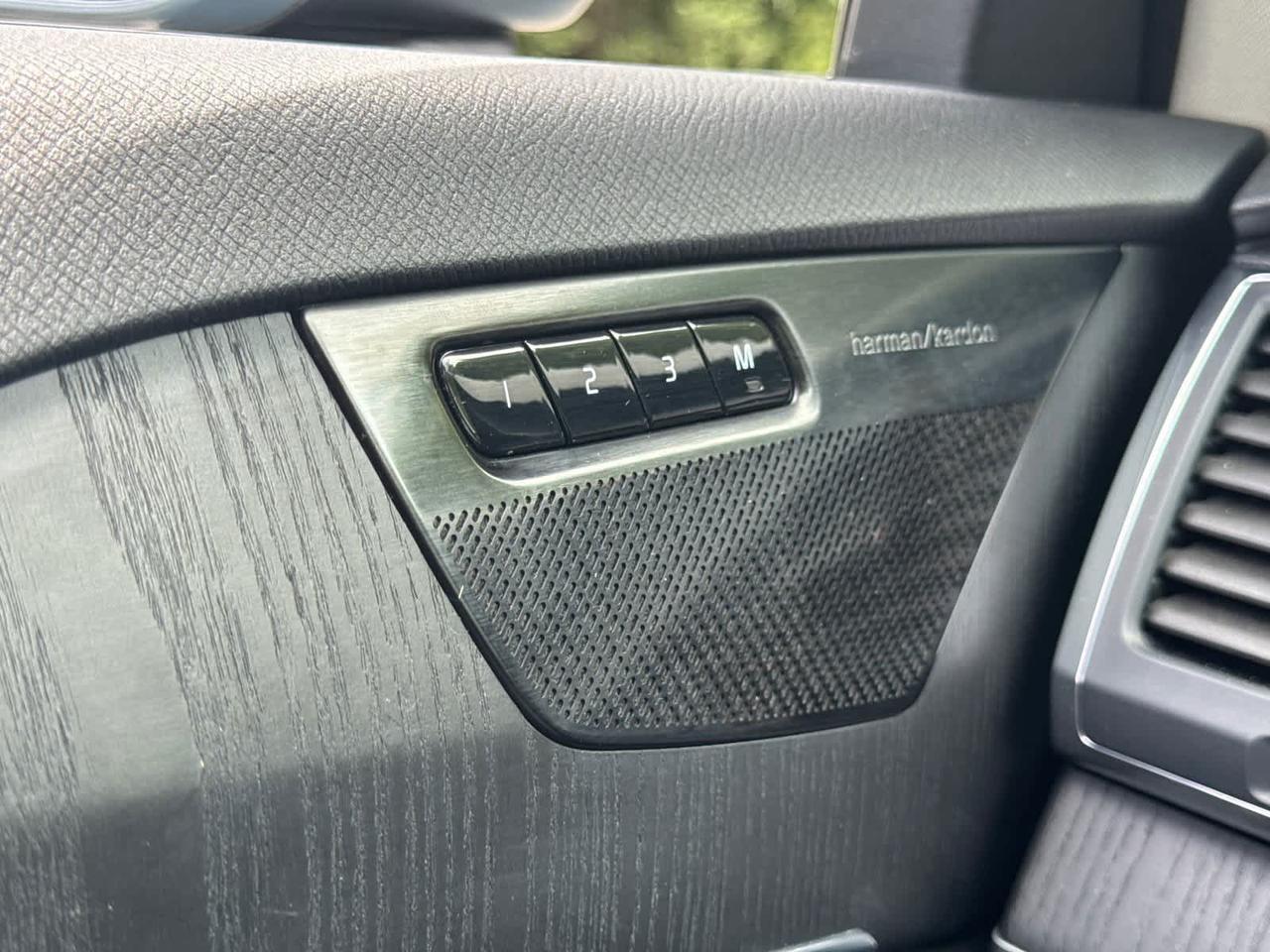 2020 Volvo XC90 Momentum Dartmouth MA