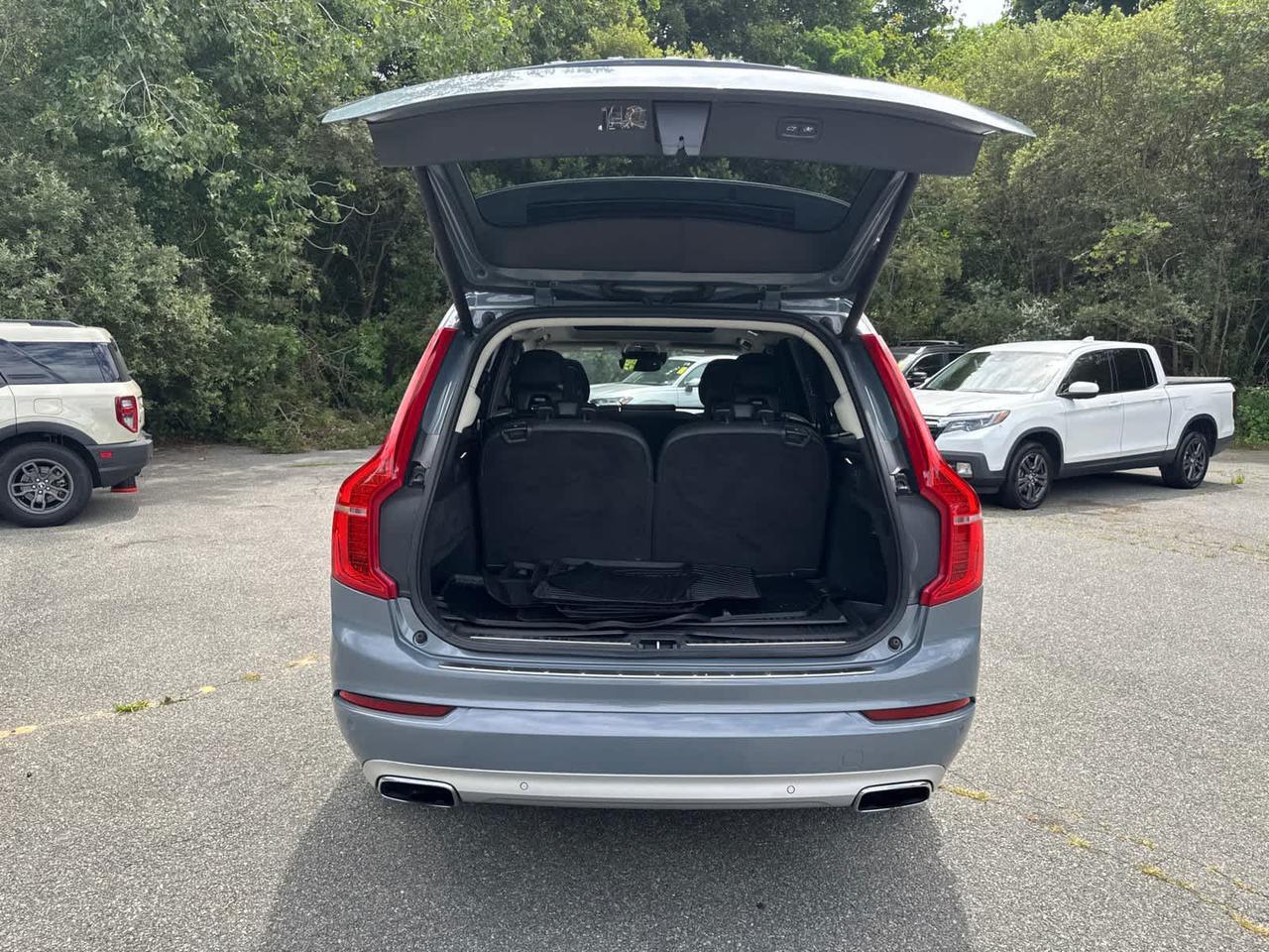 2020 Volvo XC90 Momentum Dartmouth MA
