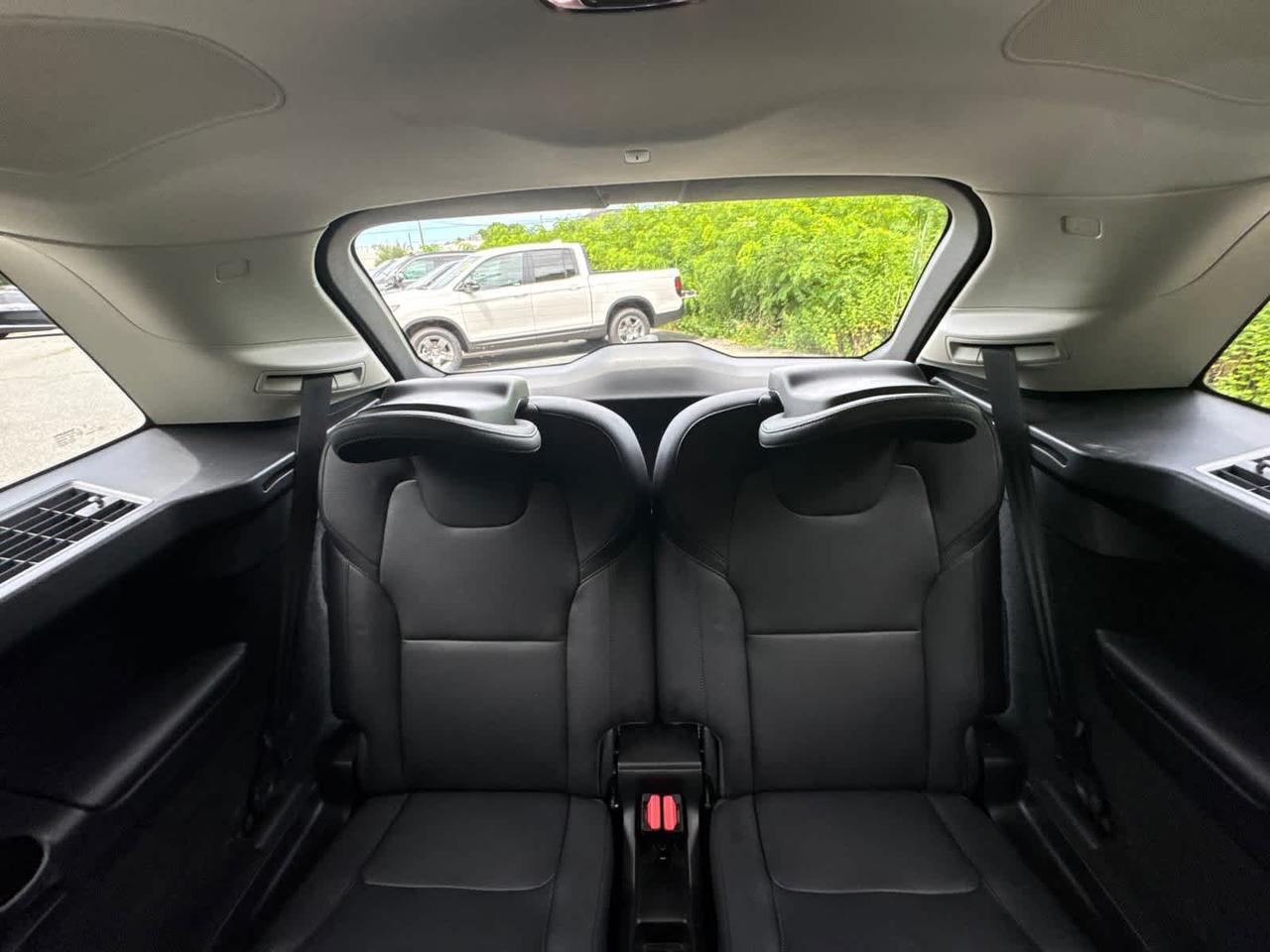 2020 Volvo XC90 Momentum Dartmouth MA