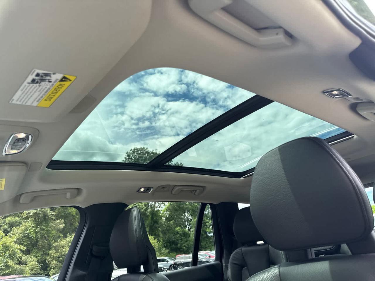 2020 Volvo XC90 Momentum Dartmouth MA