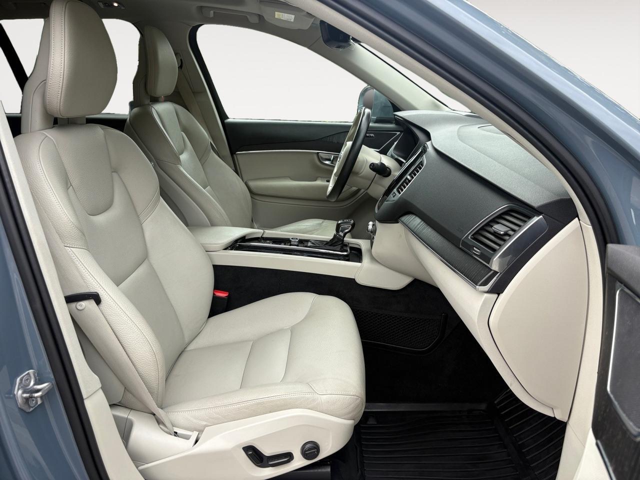 2020 Volvo XC90 Momentum, HEADS-UP DISPLAY, DRIVE MODE SELECT, 360 BACKUP CAMERA, BENCH 2ND ROW, PANORAMIC MOONROOF, POWER LIFTGATE, POWER 3RD ROW SEATING, HEATED SEATS, BLIND SPOT ALERT, LANE KEEP ASSIST, LOW MILES, RIDE IN LUXURY! Virginia Beach VA