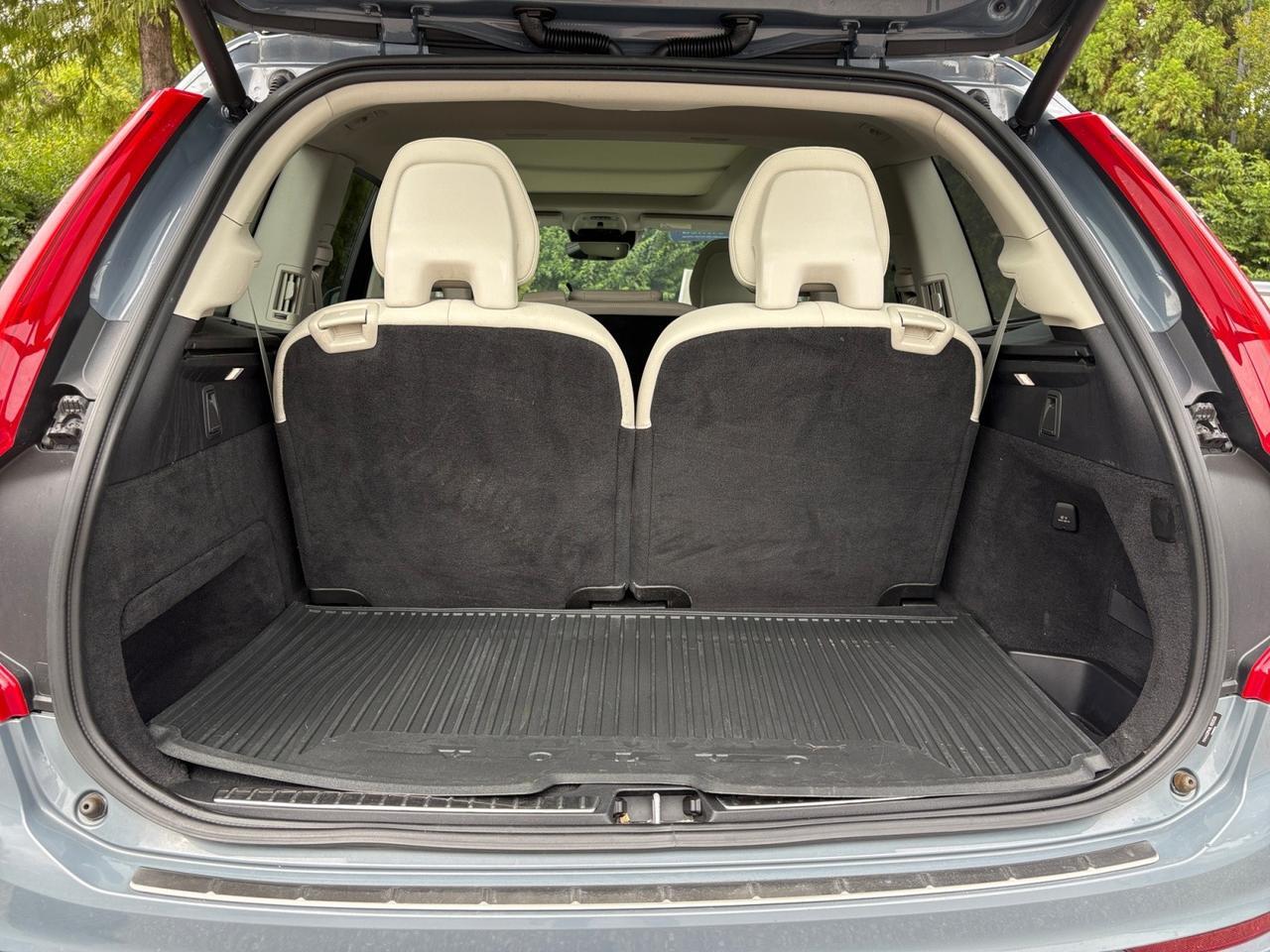 2020 Volvo XC90 Momentum, HEADS-UP DISPLAY, DRIVE MODE SELECT, 360 BACKUP CAMERA, BENCH 2ND ROW, PANORAMIC MOONROOF, POWER LIFTGATE, POWER 3RD ROW SEATING, HEATED SEATS, BLIND SPOT ALERT, LANE KEEP ASSIST, LOW MILES, RIDE IN LUXURY! Virginia Beach VA