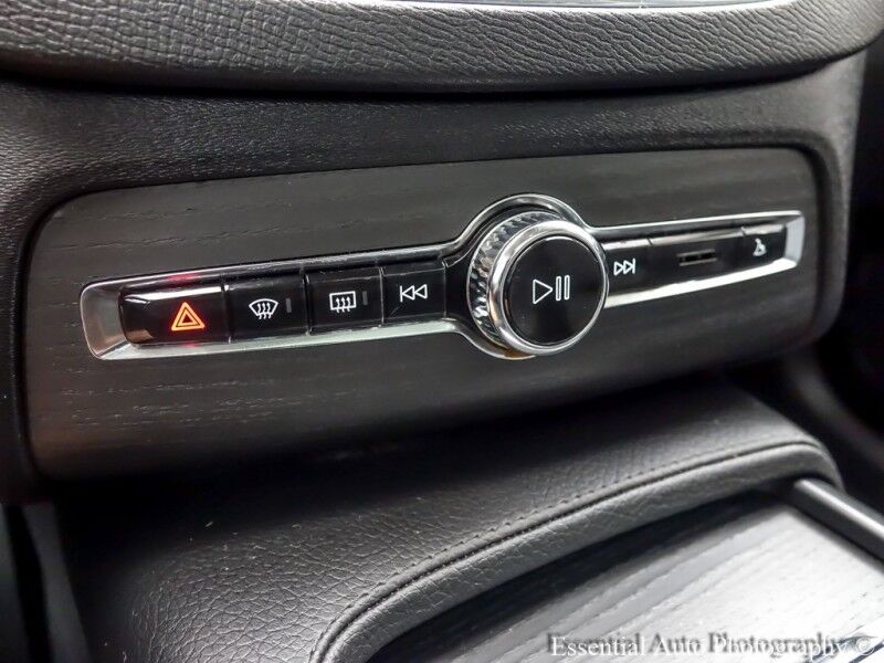 2020 Volvo XC90 Momentum Willowbrook IL