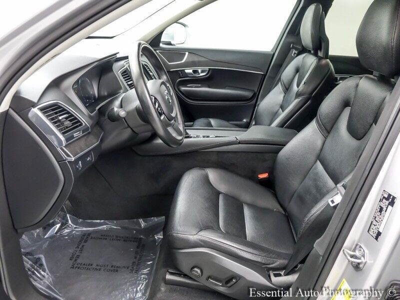 2020 Volvo XC90 Momentum Willowbrook IL