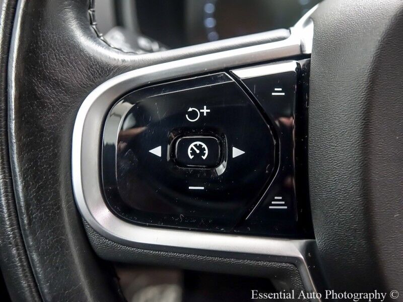 2020 Volvo XC90 Momentum Willowbrook IL