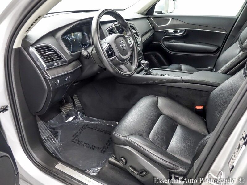 2020 Volvo XC90 Momentum Willowbrook IL