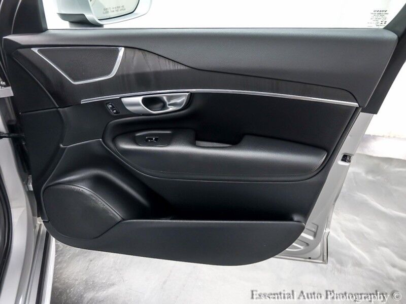 2020 Volvo XC90 Momentum Willowbrook IL