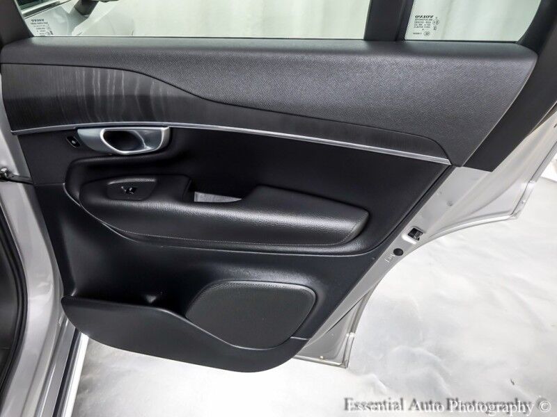 2020 Volvo XC90 Momentum Willowbrook IL