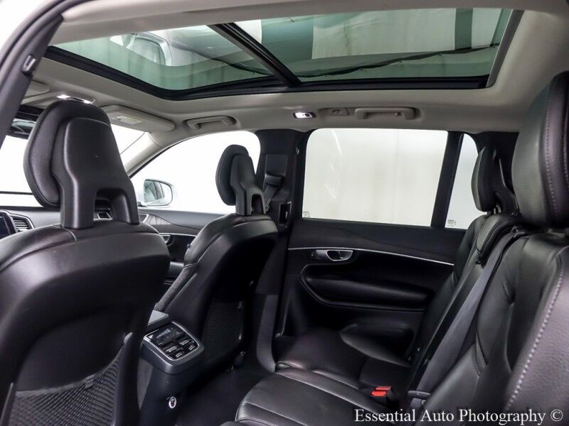 2020 Volvo XC90 Momentum Willowbrook IL