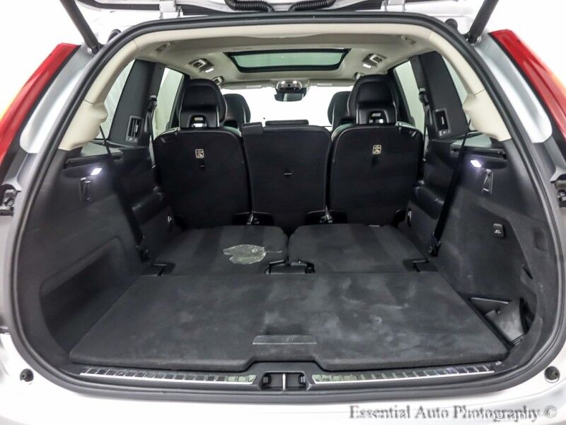 2020 Volvo XC90 Momentum Willowbrook IL
