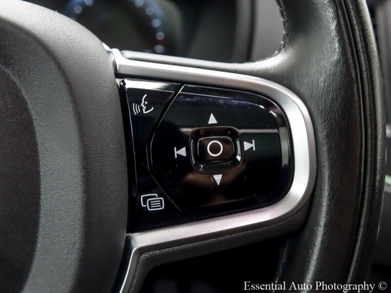 2020 Volvo XC90 Momentum Willowbrook IL