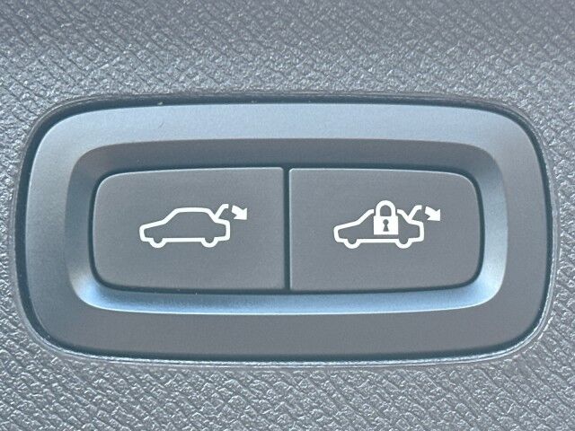 2020 Volvo XC90 Momentum Worcester MA 2020 Volvo XC90 Momentum Worcester MA