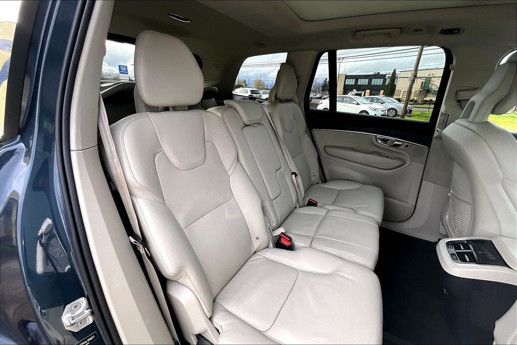 2020 Volvo XC90 T5 Momentum OR
