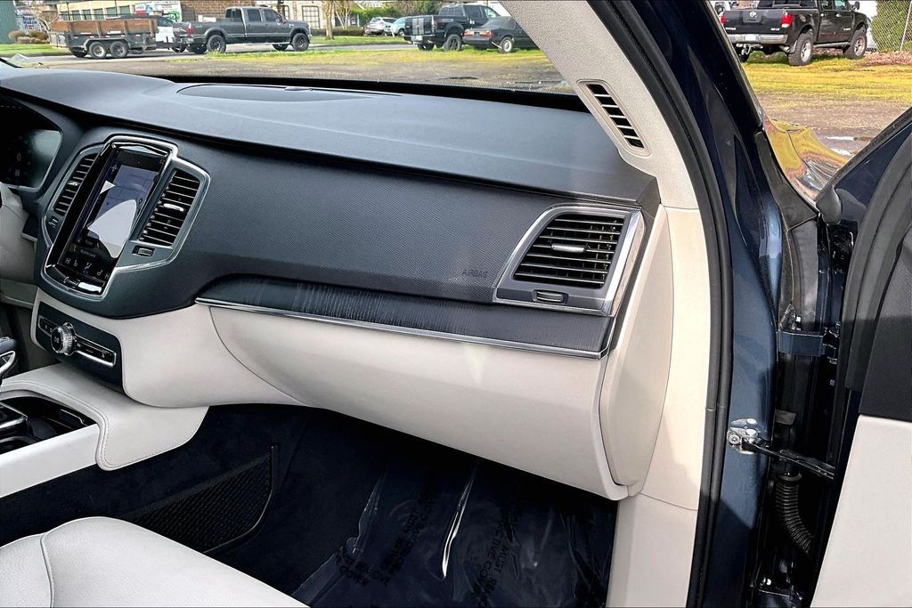 2020 Volvo XC90 T5 Momentum OR
