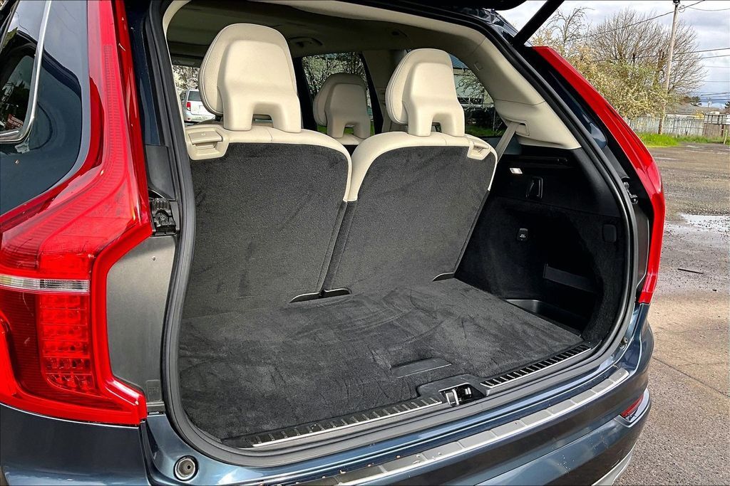 2020 Volvo XC90 T5 Momentum OR
