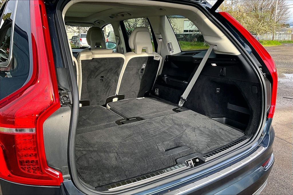 2020 Volvo XC90 T5 Momentum OR