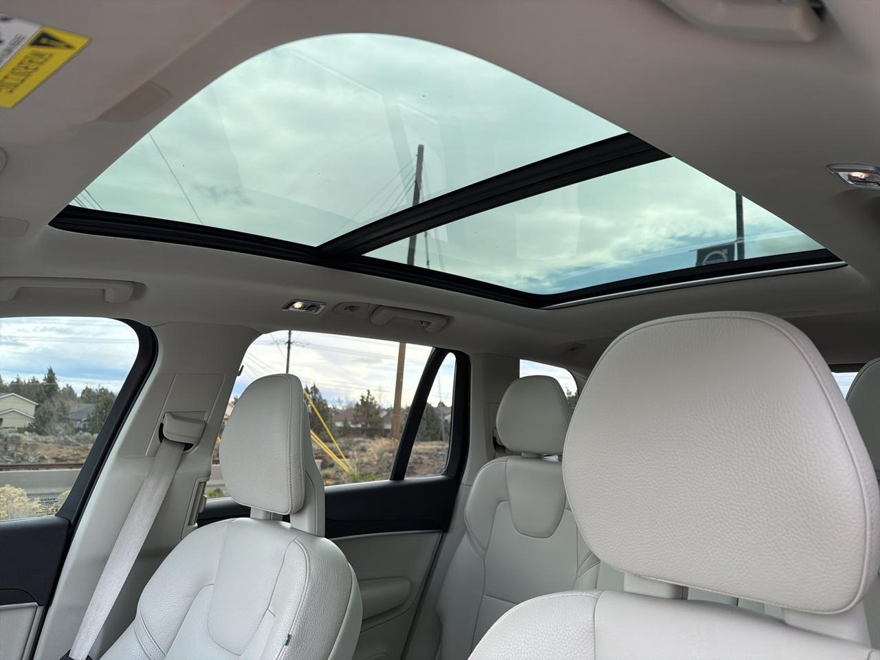 2020 Volvo XC90 T5 Momentum Bend OR