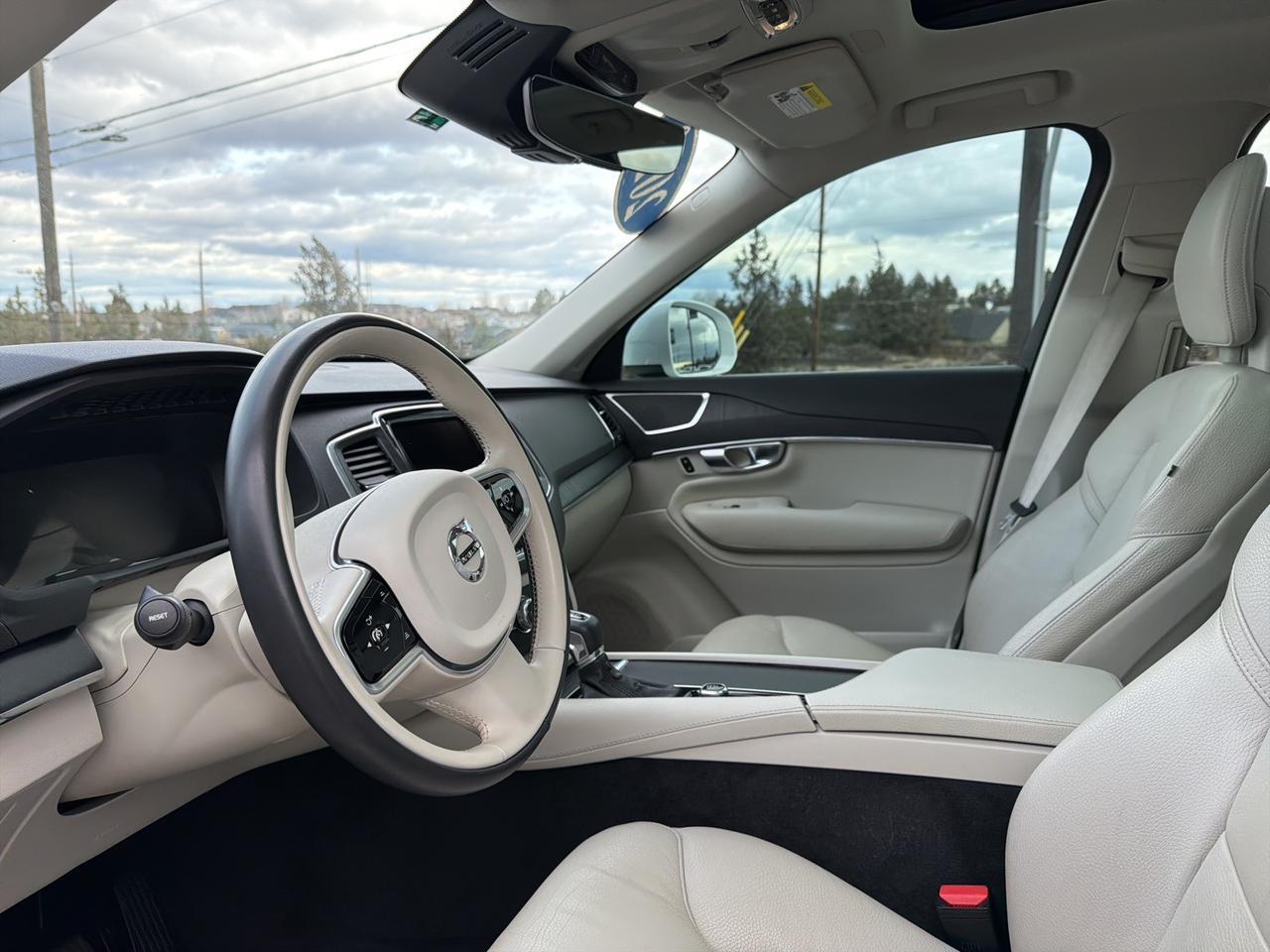 2020 Volvo XC90 T5 Momentum Bend OR