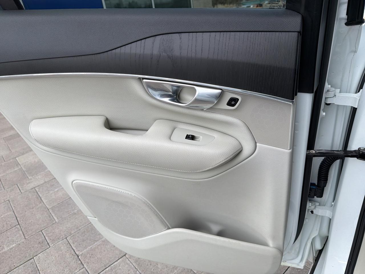 2020 Volvo XC90 T5 Momentum Bend OR