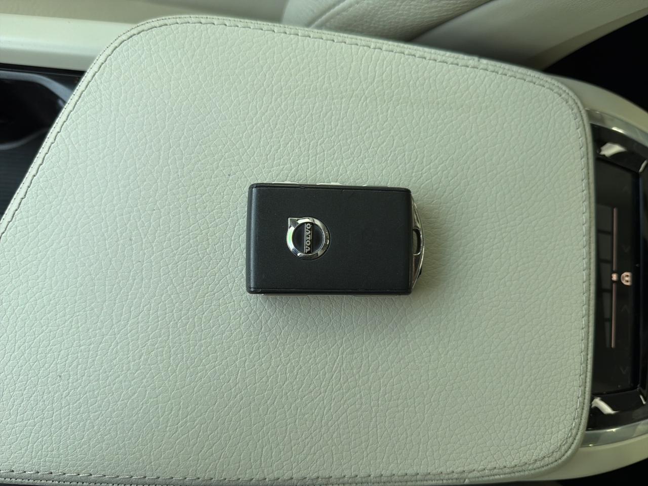 2020 Volvo XC90 T5 Momentum Bend OR