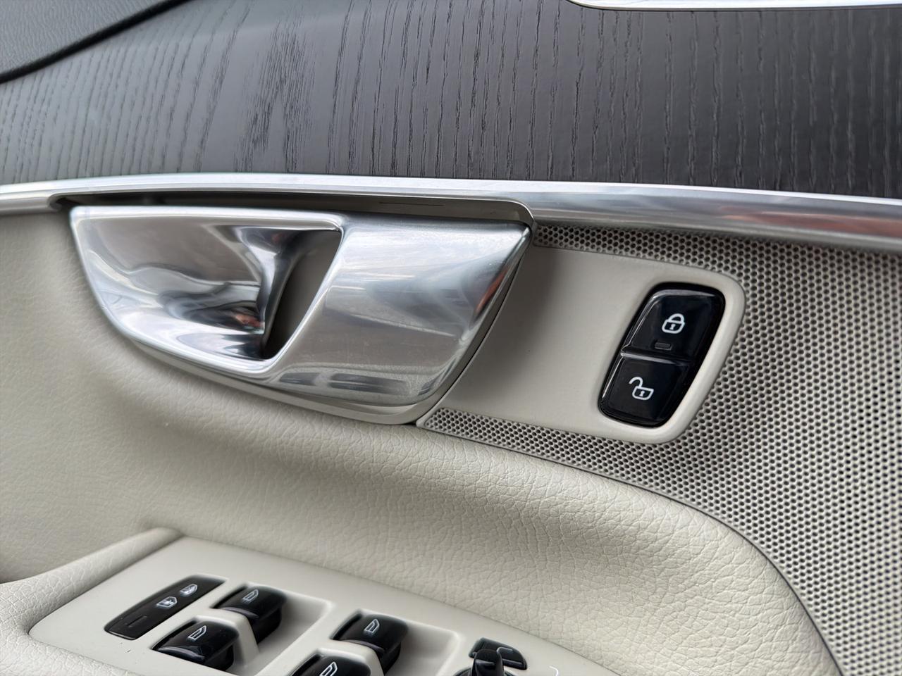 2020 Volvo XC90 T5 Momentum Bend OR