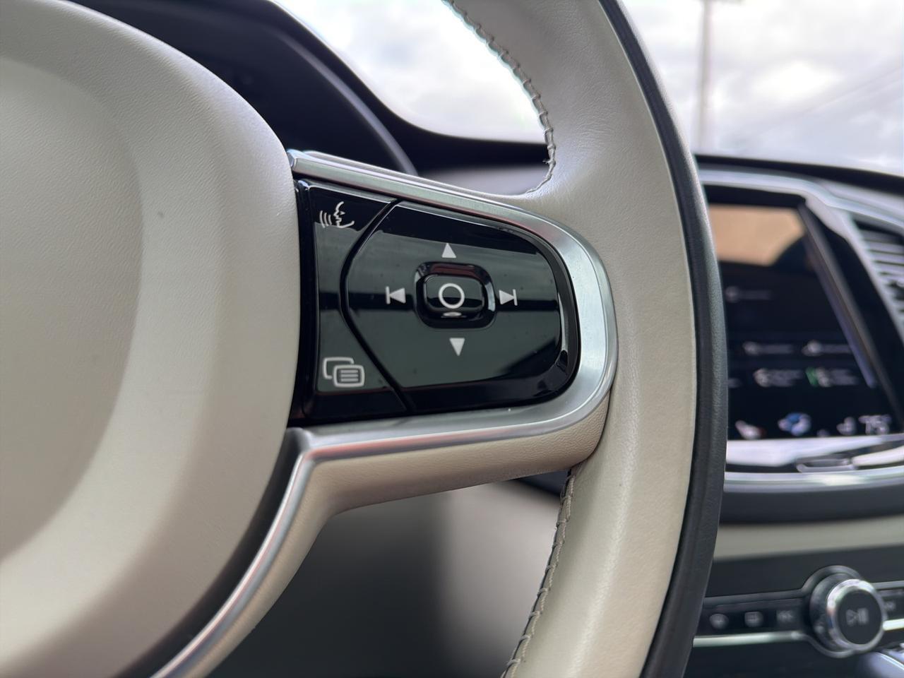 2020 Volvo XC90 T5 Momentum Bend OR