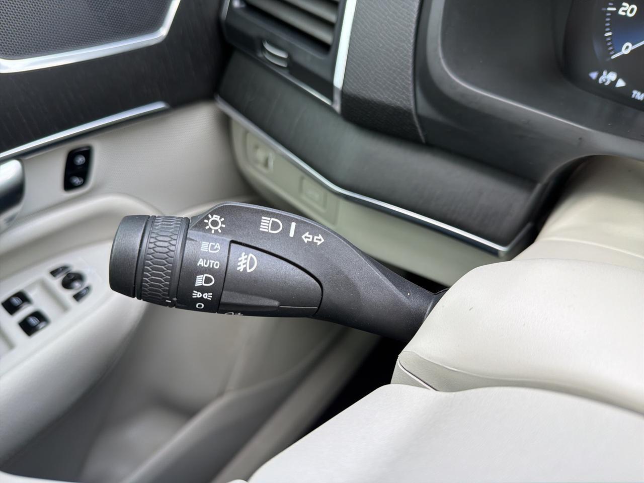 2020 Volvo XC90 T5 Momentum Bend OR