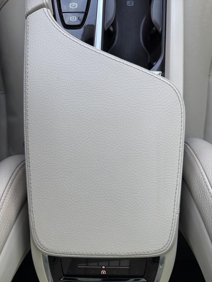 2020 Volvo XC90 T5 Momentum Bend OR