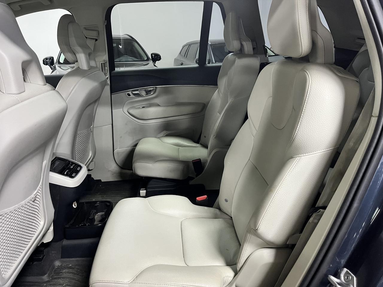 2020 Volvo XC90 T6 AWD Momentum 6-Pass Center Walk | High Performance Audio, Pilot Assist, 360 Cam & 4 Heated Seats Portland OR