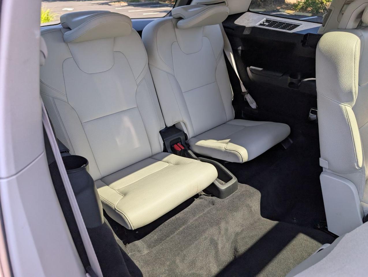 2020 Volvo XC90 T6 AWD Momentum 6-Pass Center Walk | High Performance Audio, Pilot Assist, 360 Cam & 4 Heated Seats Portland OR
