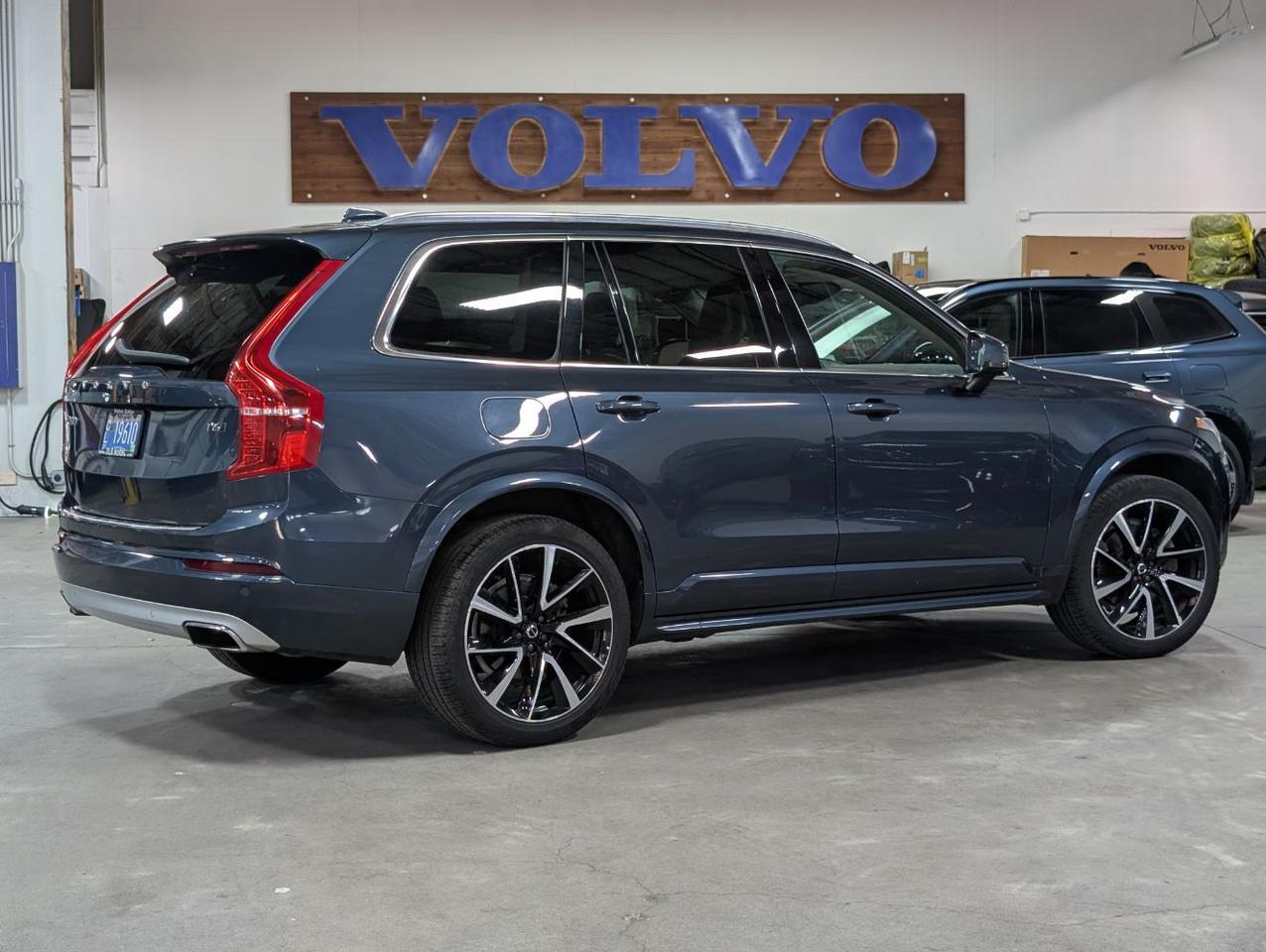 2020 Volvo XC90 T6 AWD Momentum 6-Pass Center Walk | High Performance Audio, Pilot Assist, 360 Cam & 4 Heated Seats Portland OR