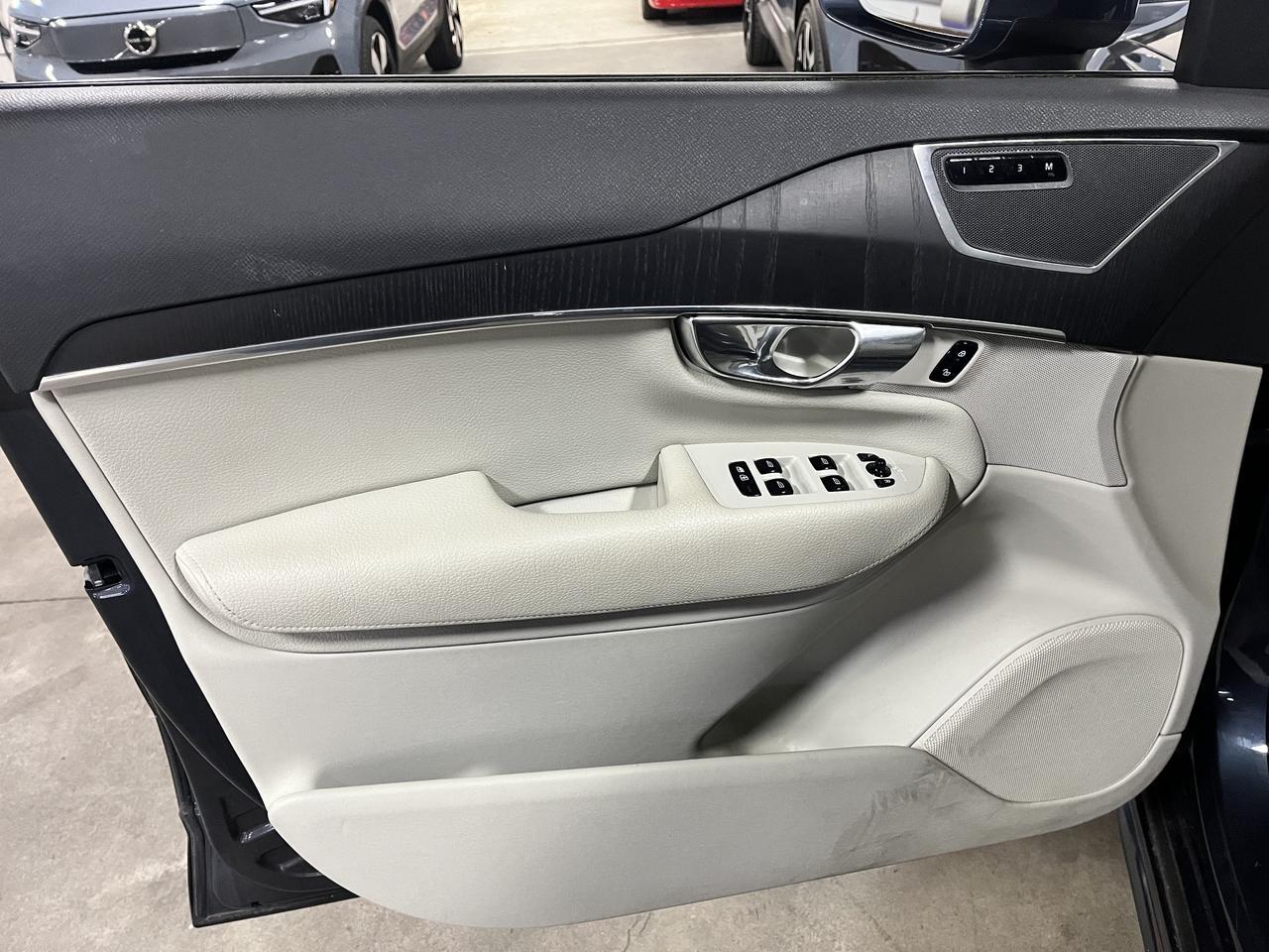 2020 Volvo XC90 T6 AWD Momentum 6-Pass Center Walk | High Performance Audio, Pilot Assist, 360 Cam & 4 Heated Seats Portland OR