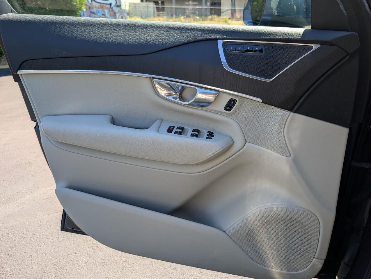 2020 Volvo XC90 T6 AWD Momentum 6-Pass Center Walk | High Performance Audio, Pilot Assist, 360 Cam & 4 Heated Seats Portland OR